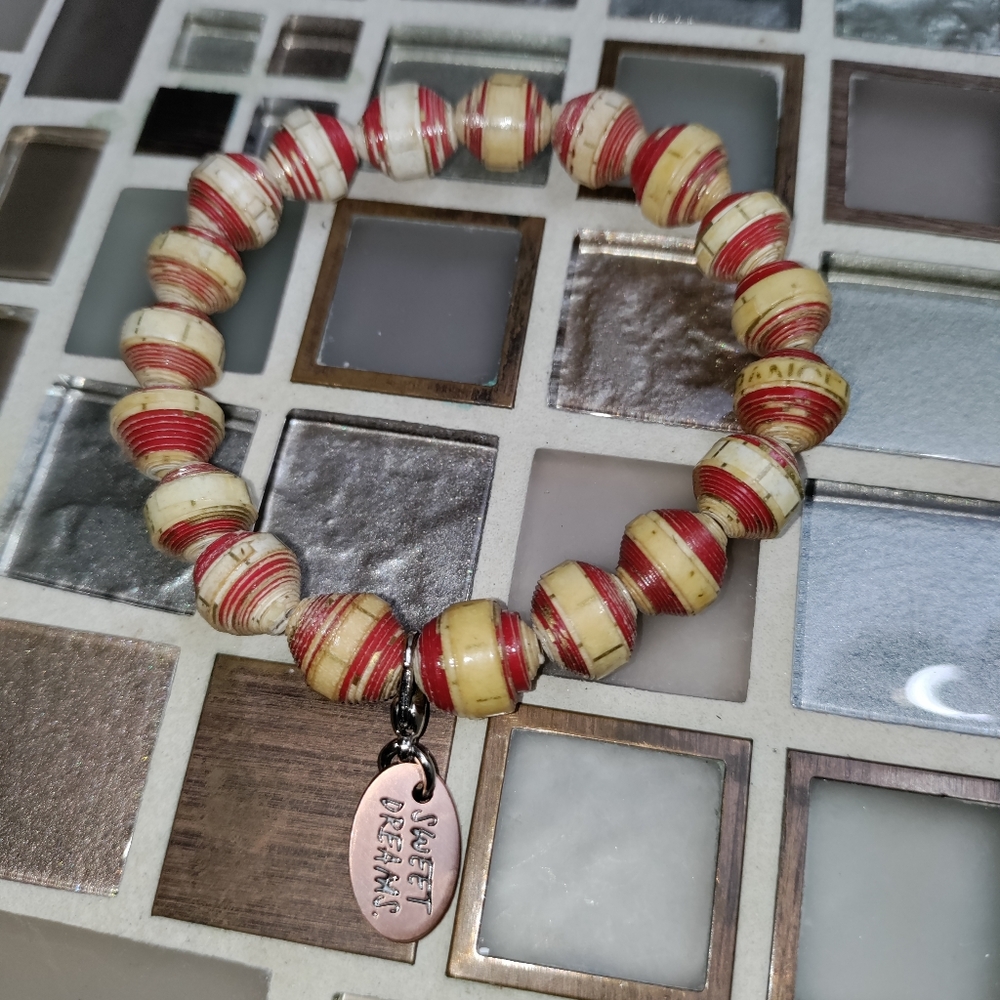 Sweet Dreams bracelet - Picture 2 of 3